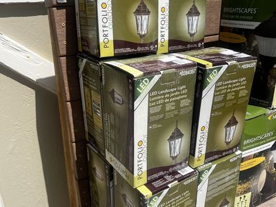 New in Box Outdoor LED Landscape Lights & Malibu Brightscapes Landscape Lighting -