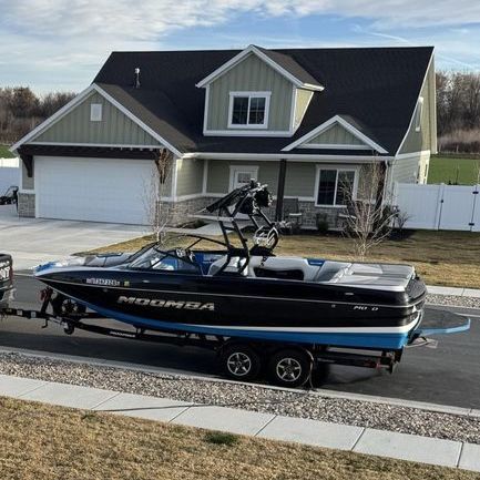 SURF BOAT - Convenient and Easy to Use