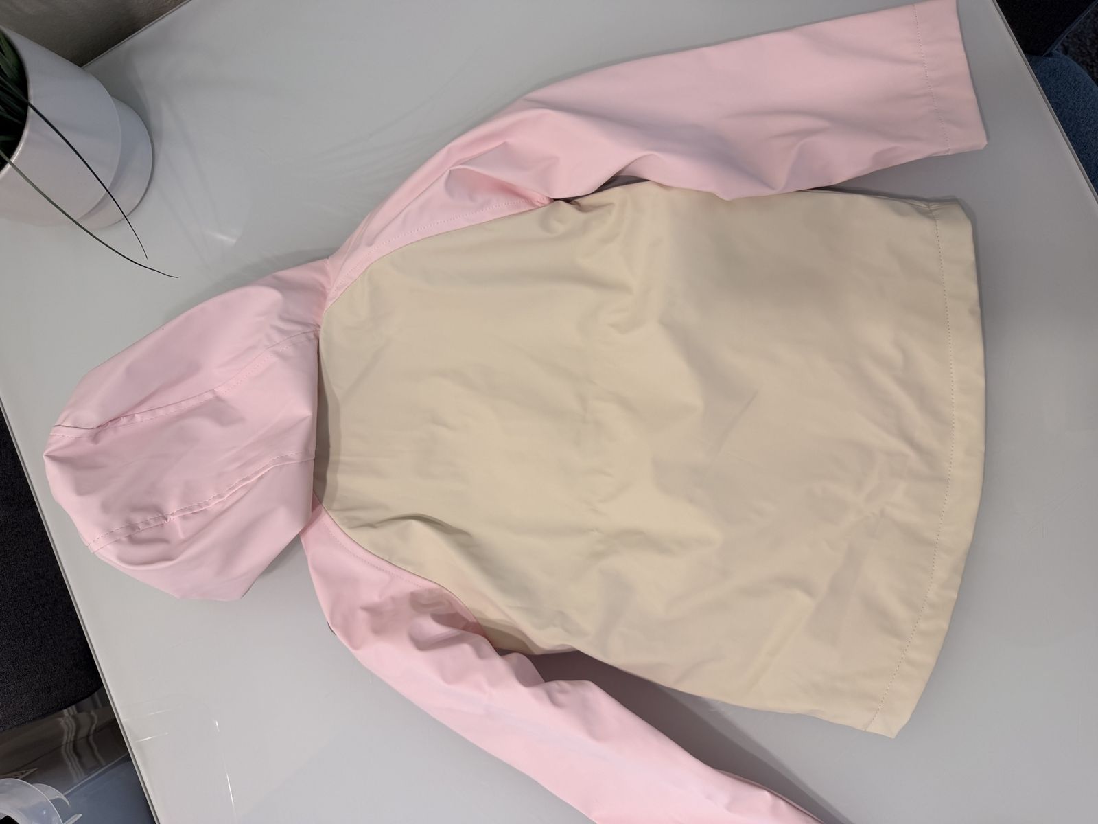 Main image 3