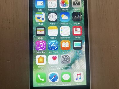 Apple iPhone 5c White – 16GB – Fully Functional