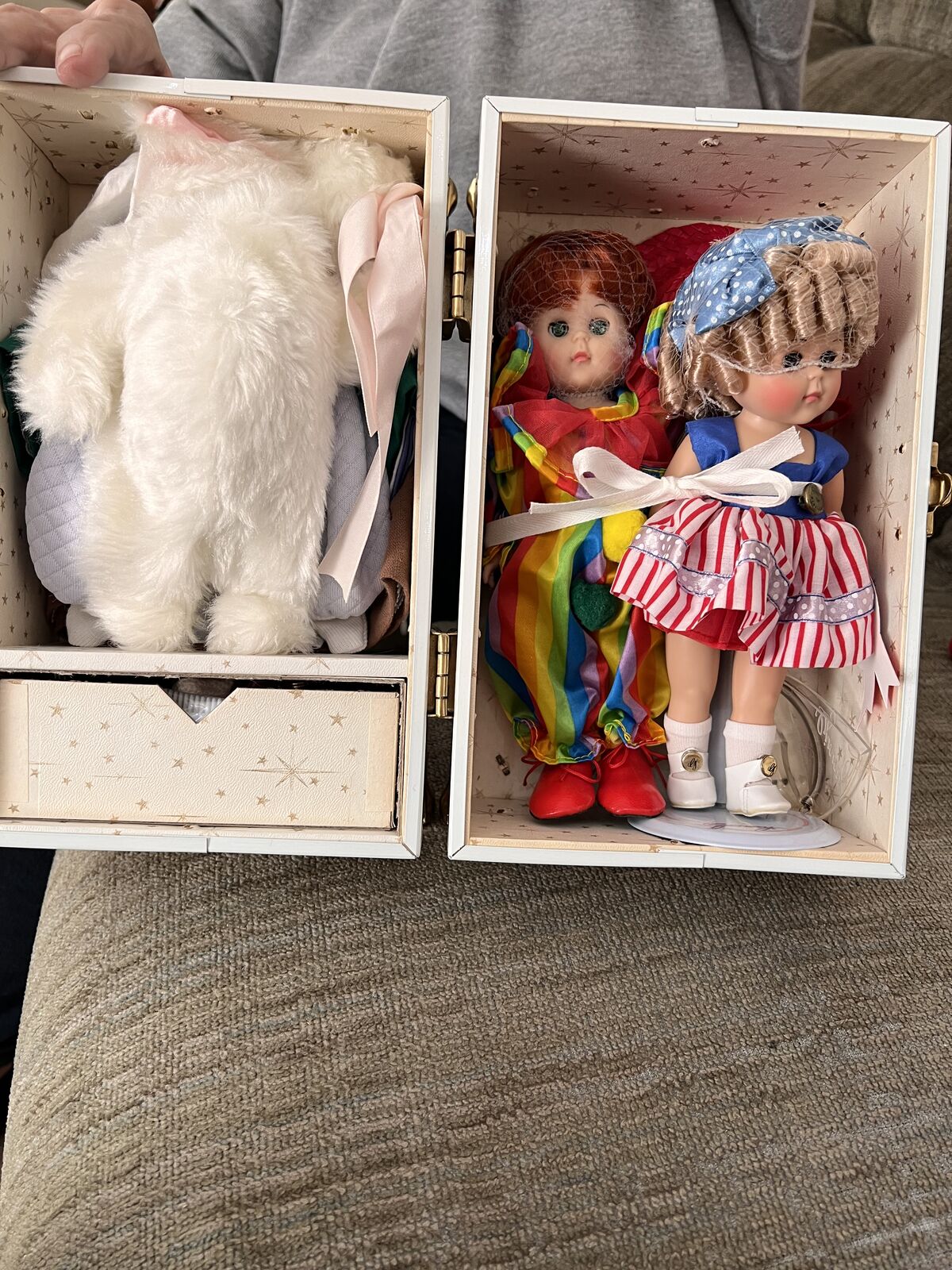 Vogue Ginny dolls w trunk full of amazing clothes