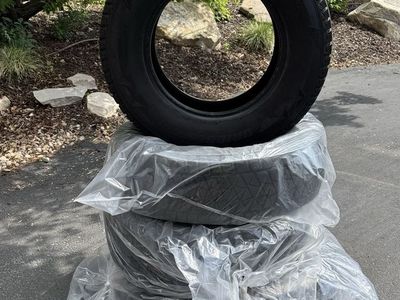 Bridgestone Blizzak Snow tires 235/70 R16