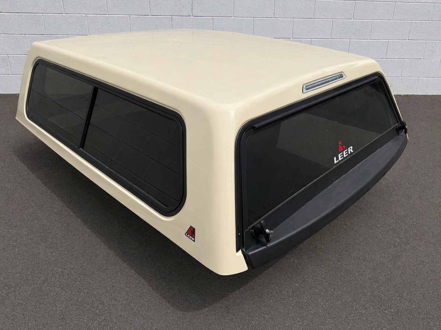 GMC Sierra Camper Shell (6 ft Bed) – 2022–2026
