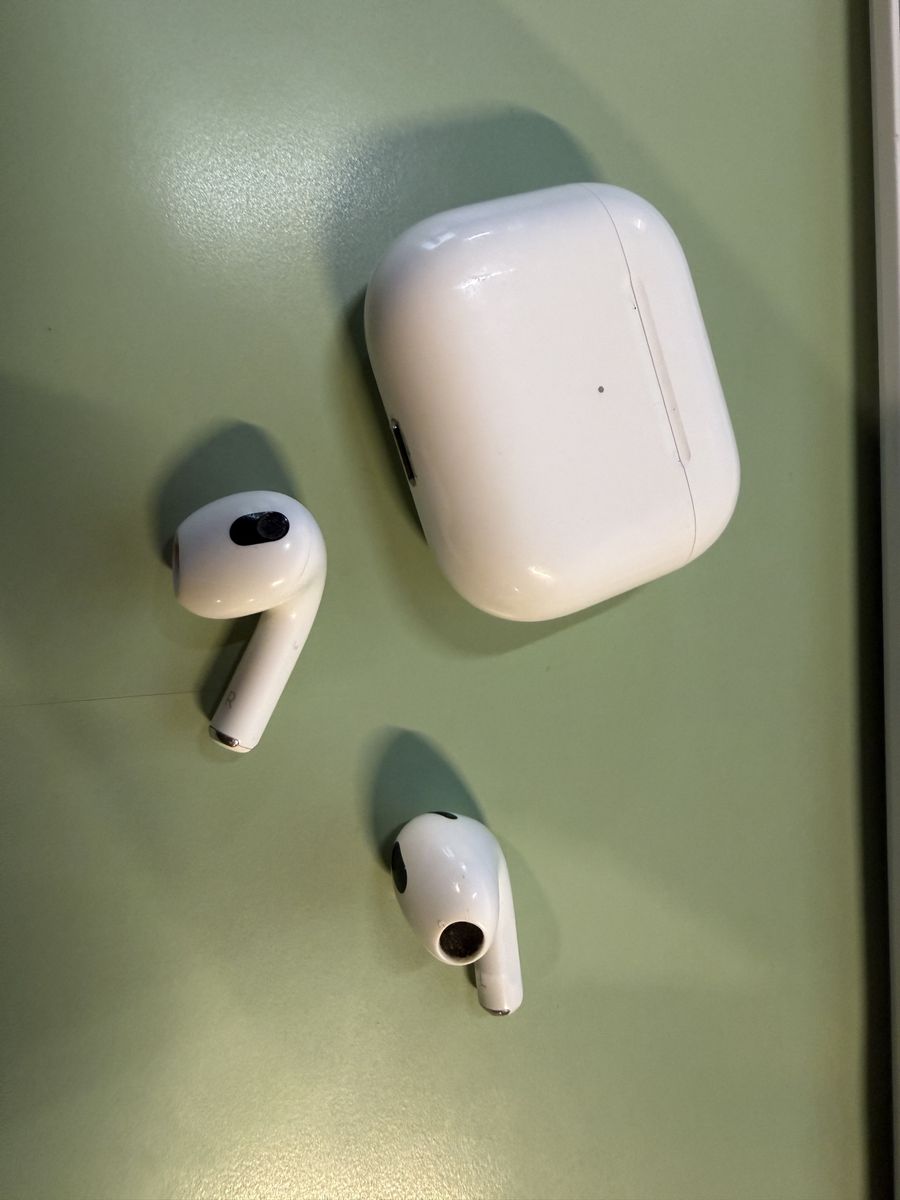 AirPods Gen 3