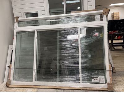 XOX Window White 97 5/8 X 59 9/16