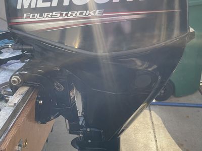 Like new Mercury 25 HP outboard motor