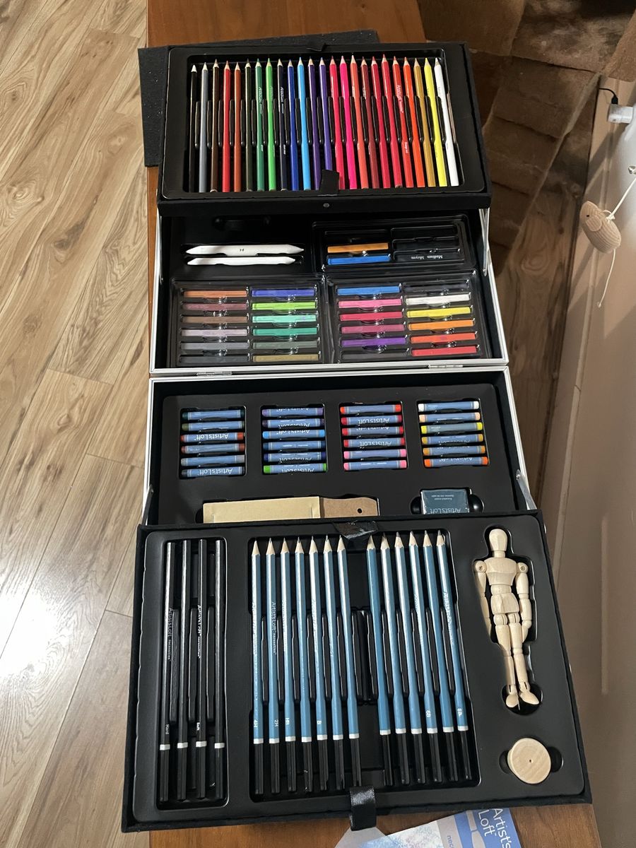 Artist’s Loft Art Set in Aluminum Case