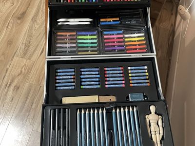 Artist’s Loft Art Set in Aluminum Case