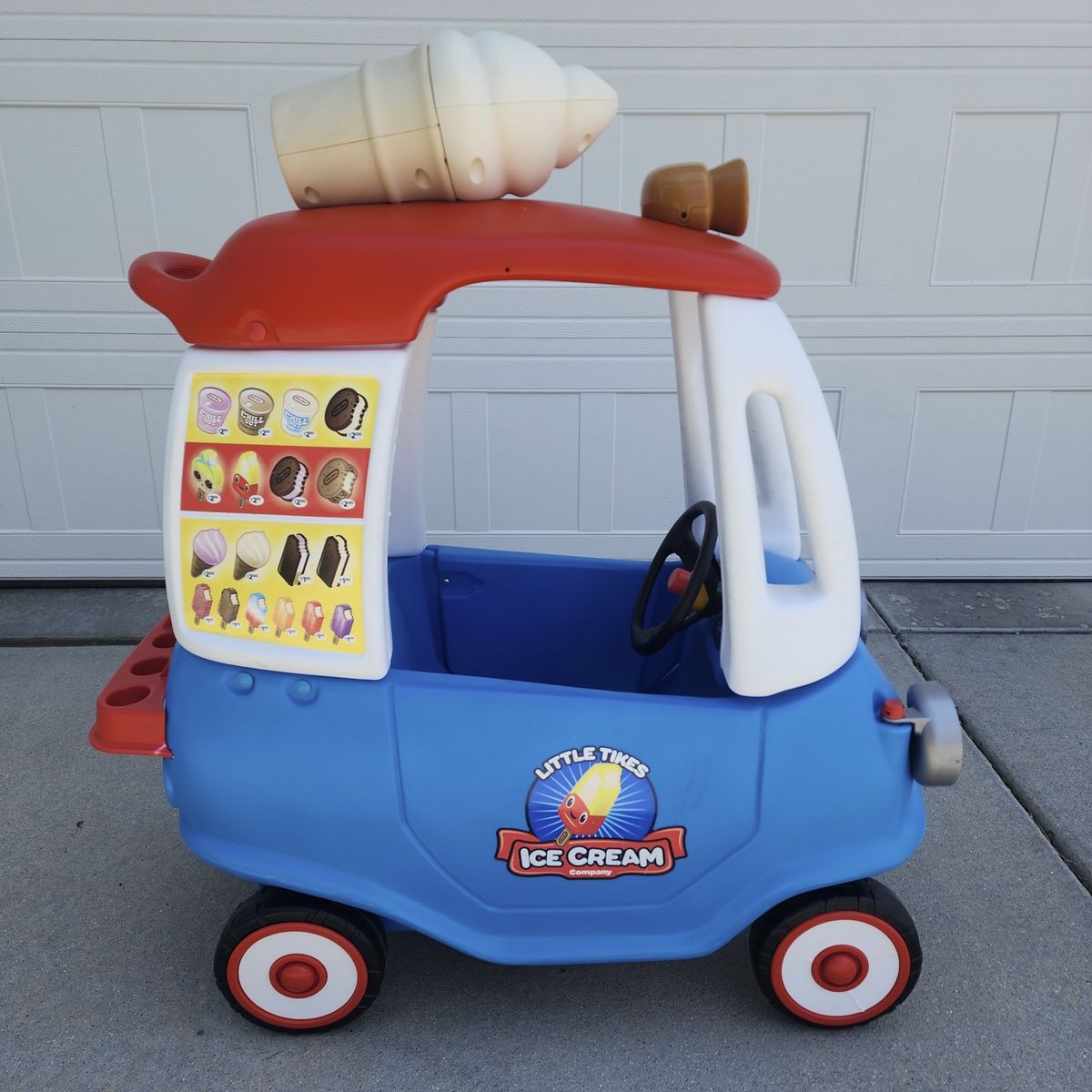 LITTLE TIKES ICE CREAM COZY TRUCK RIDE ALONG CAR w/ ICE CREAM TRUCK SOUND & ACCESSORIES NICE!