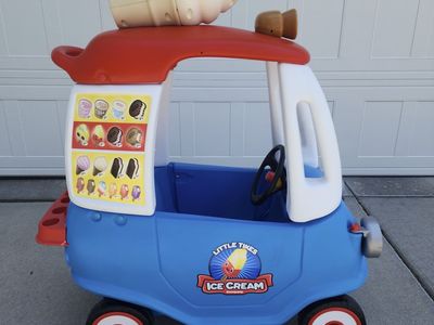 LITTLE TIKES ICE CREAM COZY TRUCK RIDE ALONG CAR w/ ICE CREAM TRUCK SOUND & ACCESSORIES NICE!