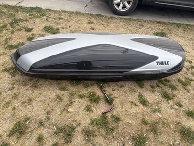 Thule sonic 612 cargo box