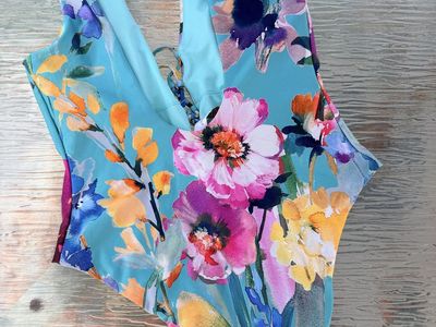 New. Cosita Linda Beachwear Floral Print One-Piece Swimsuit Small
