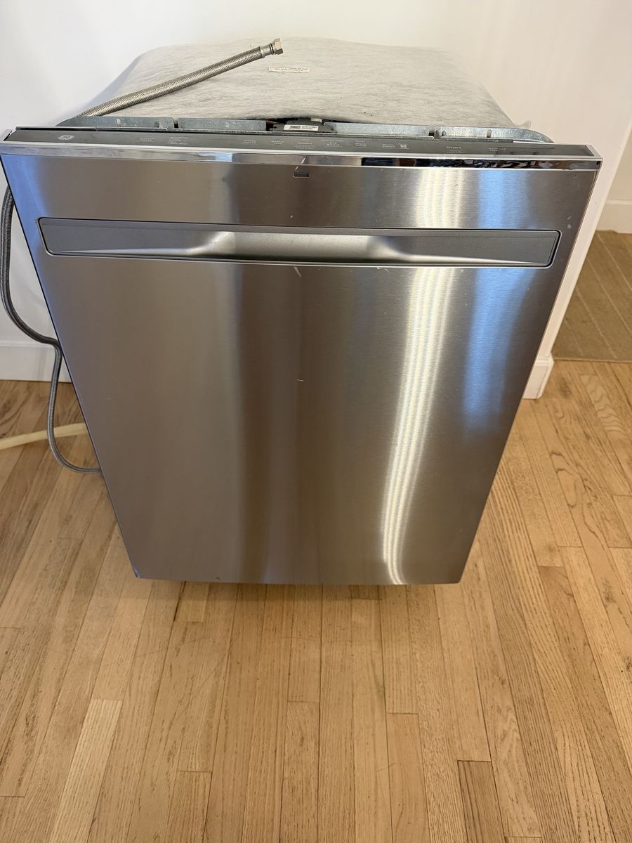 GE Appliances GDP645SYNFS Stainless Steel Built-In Dishwasher, Standard Size