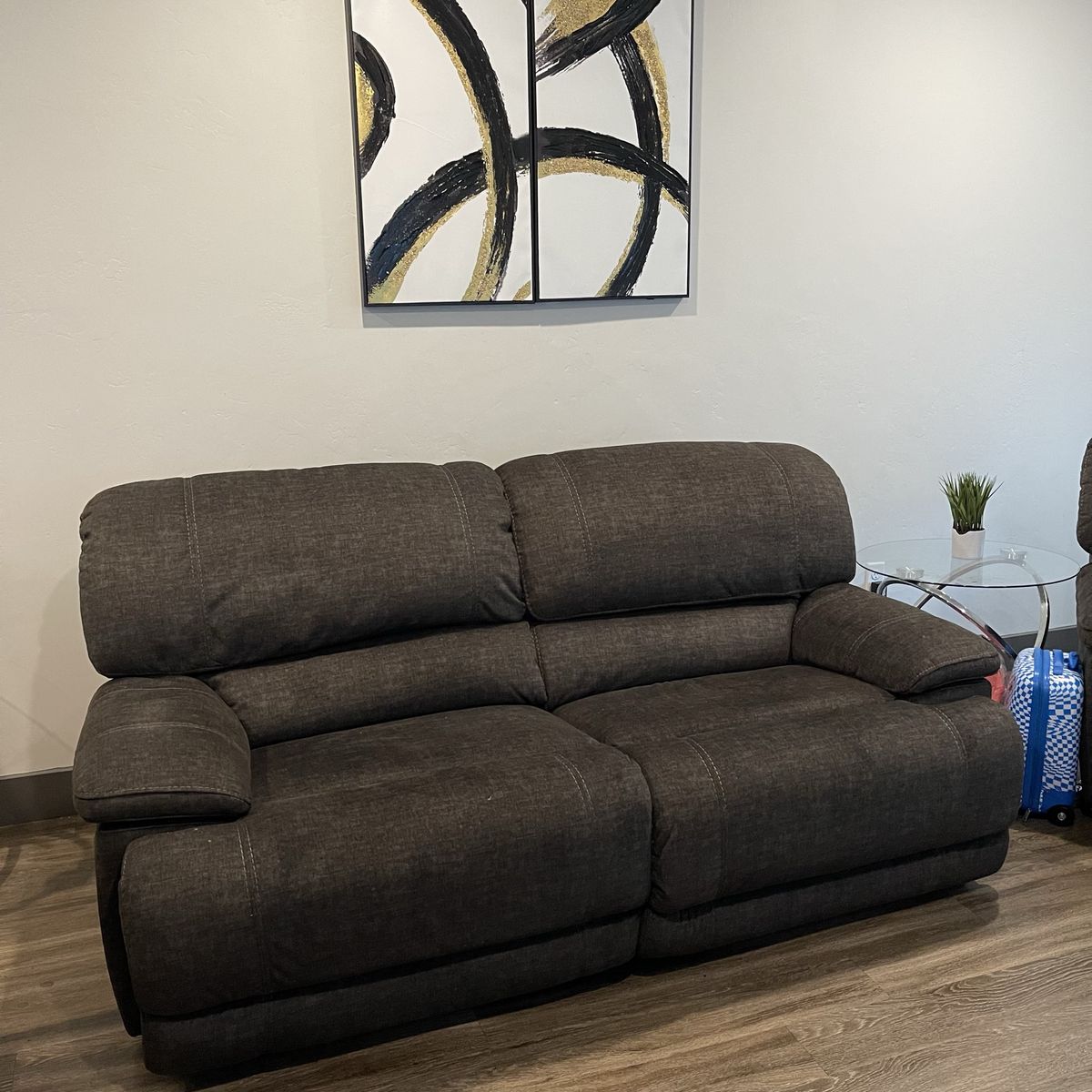 Furniture Row 2-Seat Fabric Electric Reclining Sofa/ Loveseat & Power Reclining Chair In Gray