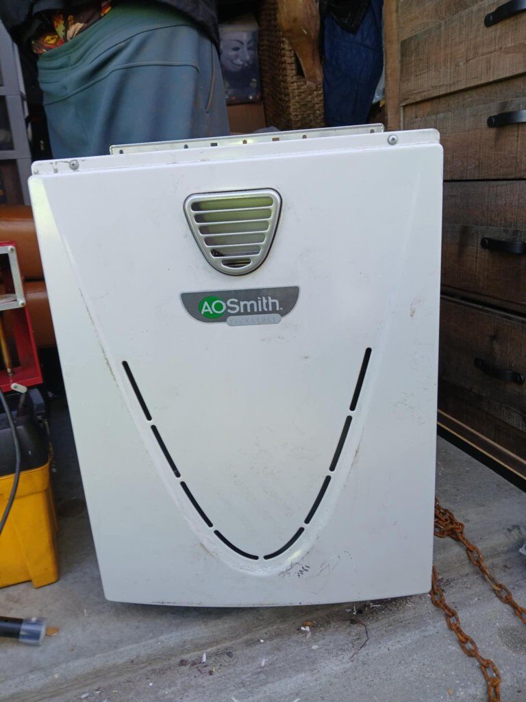 AO Tankless Water Heater $$$PRICE REDUC