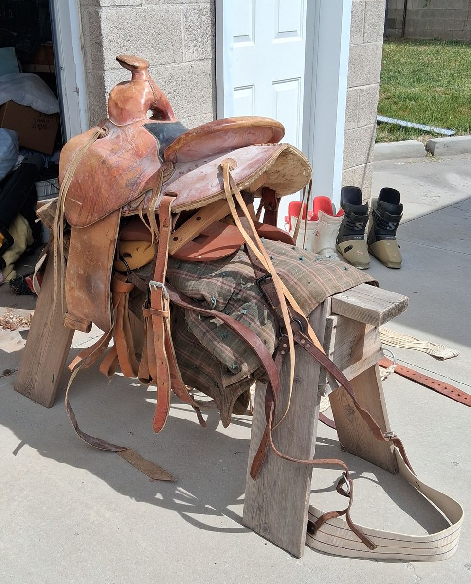 Vintage Fallis Saddle