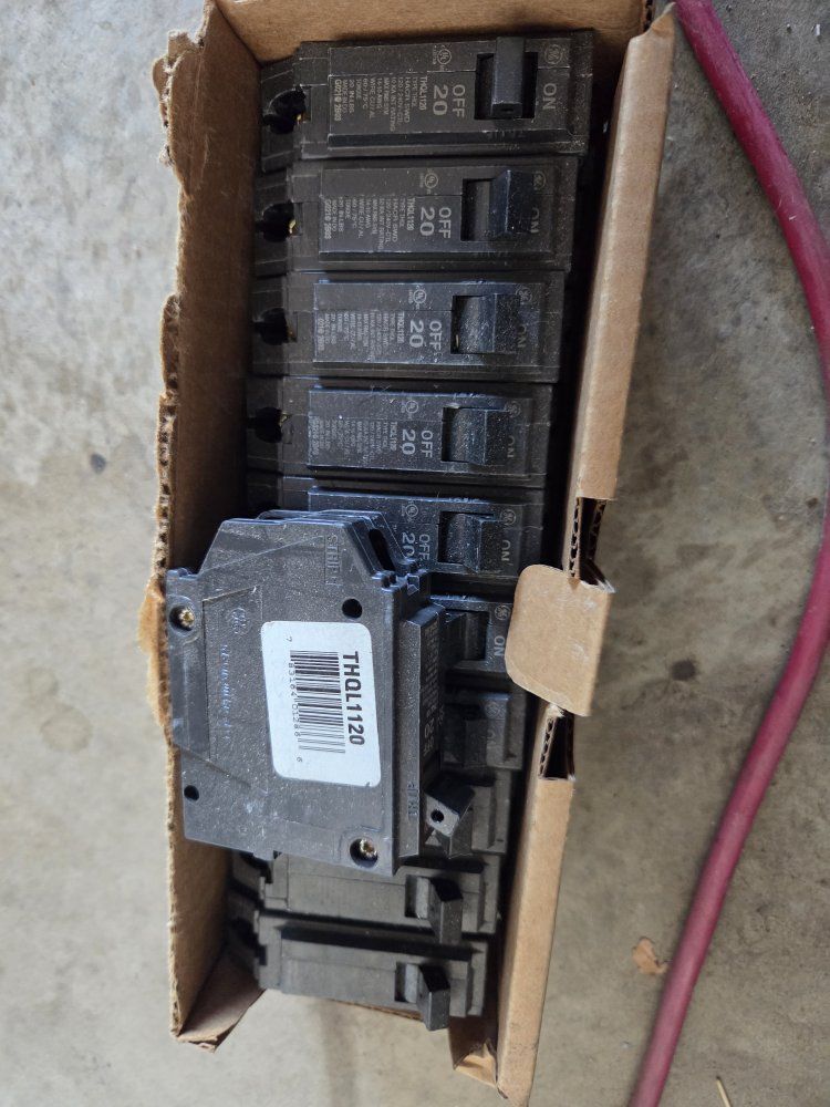 GE THQL2140 & THQL1120 Circuit Breakers - 20A & 40A, 120/240V, 2-Pole & 1-Pole (Bulk Lot)
