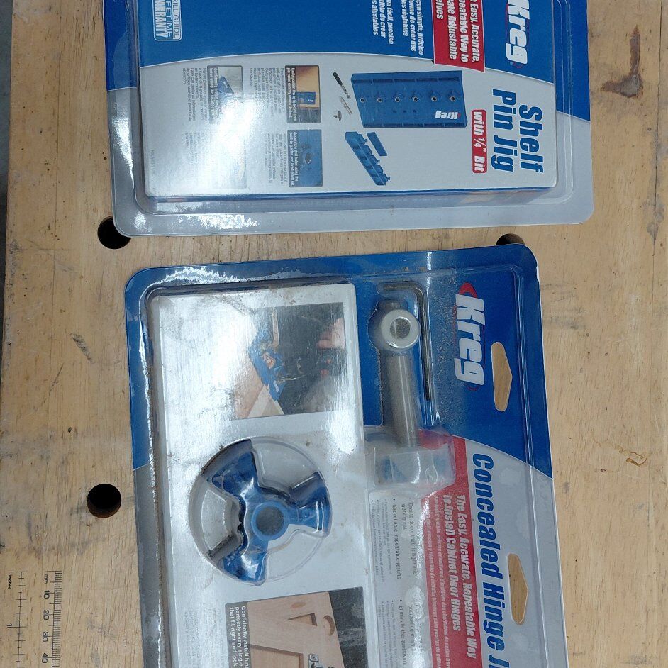 Shelf and hinge jigs