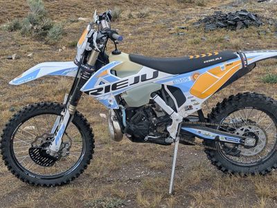 24 Rieju 6 Days 300