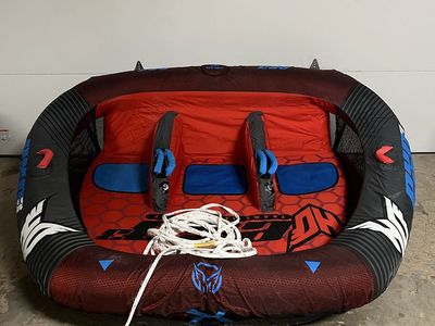 3-person towable water tube