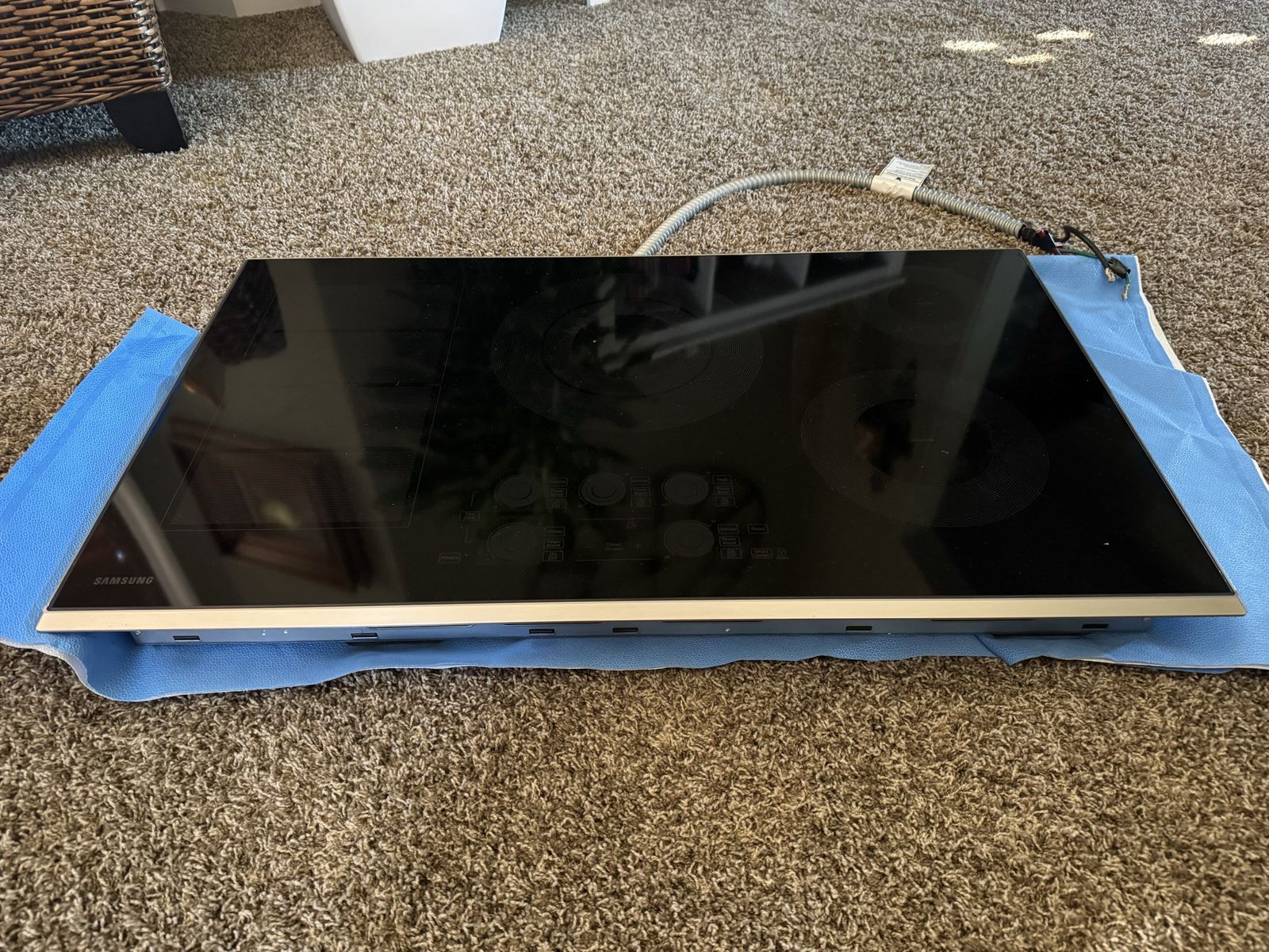 Free Samsung 36 inches 5-element induction cooktop