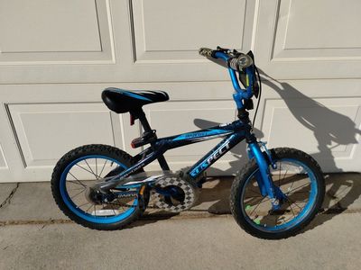 Boys Dynacraft Suspect bike: 16 inch wheels