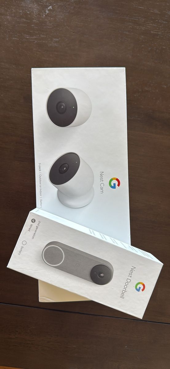 Google 3 pack Nest Cam + Nest Doorbell included