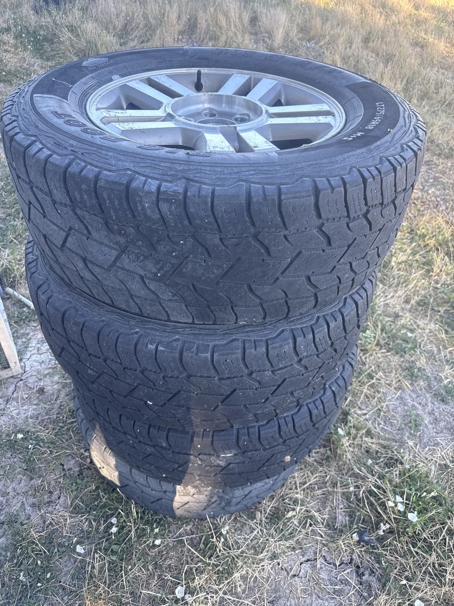 Goodyear Wrangler Big O A/T Tires LT275/65R18 with Rims (4)