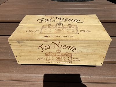 Far Niente wooden wine box Napa valley Chardonnay