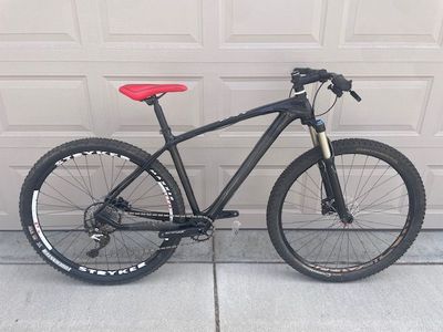 Carbon hardtail 29er (Large) -- NICA!