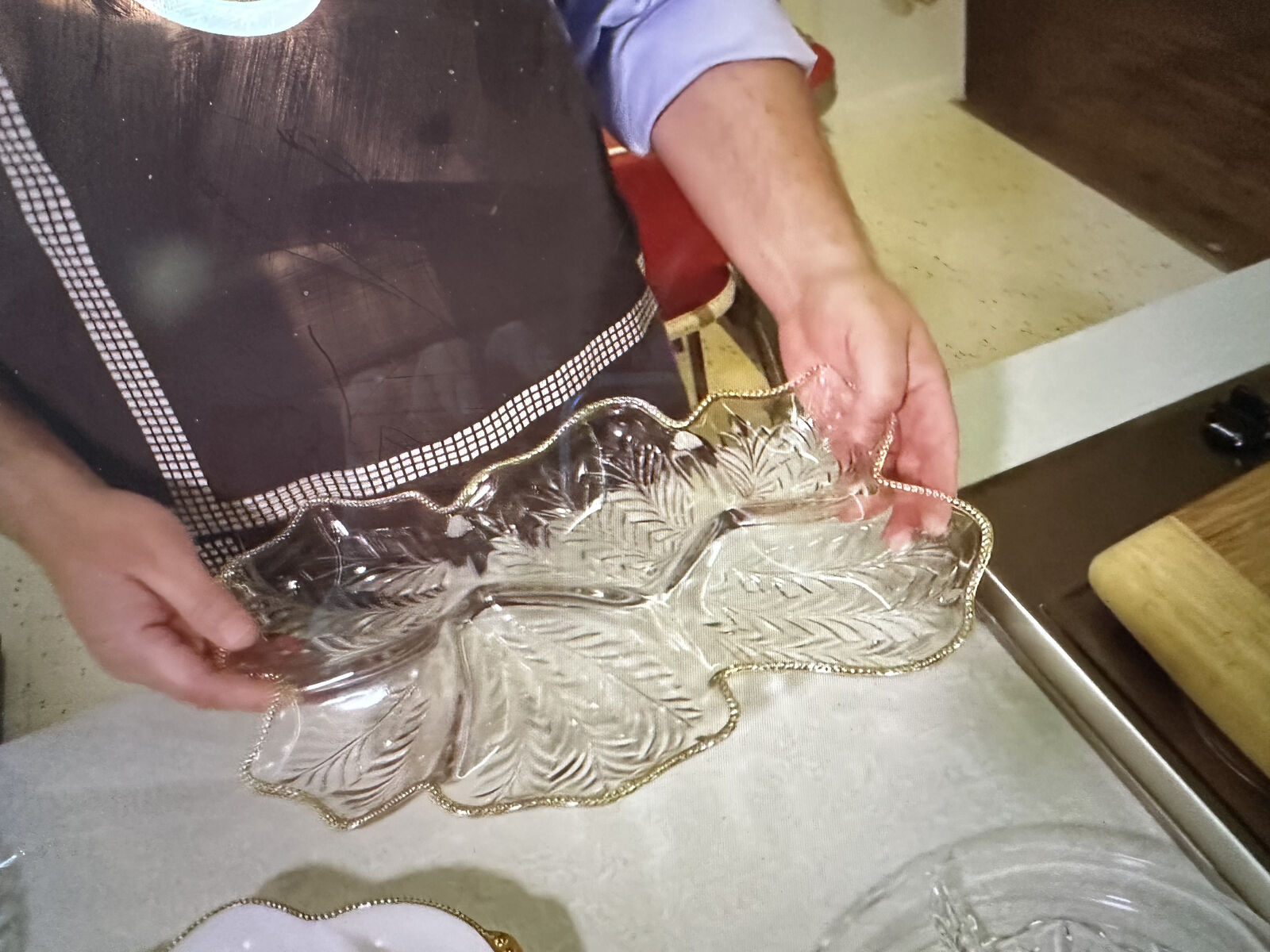 Vintage Jeanette Glass Feather Leaf 22 Kt Gold Beaded Rim Divided Serving Relish Tray