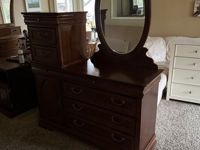 Very Nice Well Built Dresser, Great Condition