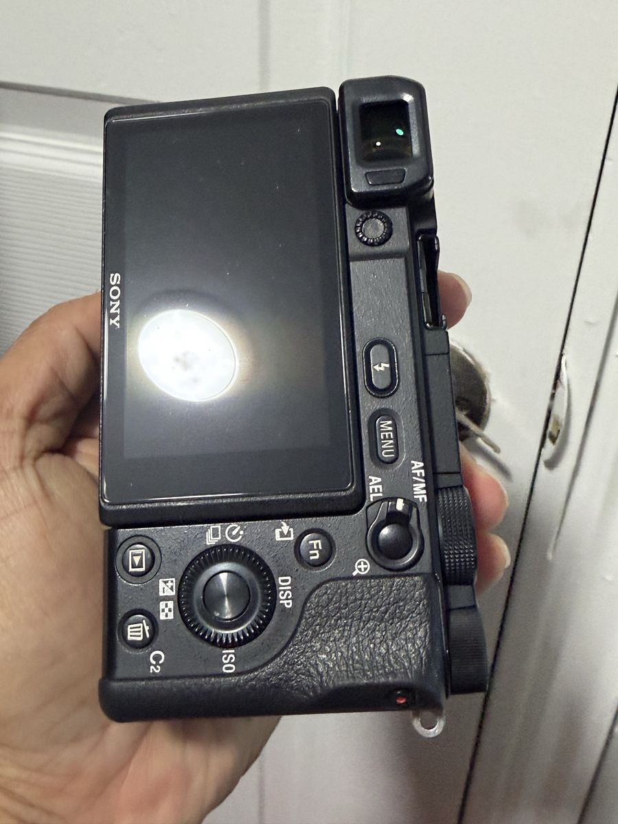 Main image 6