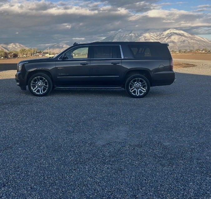 2017 GMC YUKON SLE