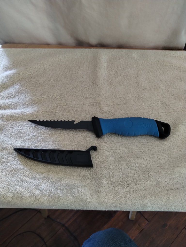 Unbranded Dive Knife, Blue Handle, Serrated Edge & Line Cutter with Sheath