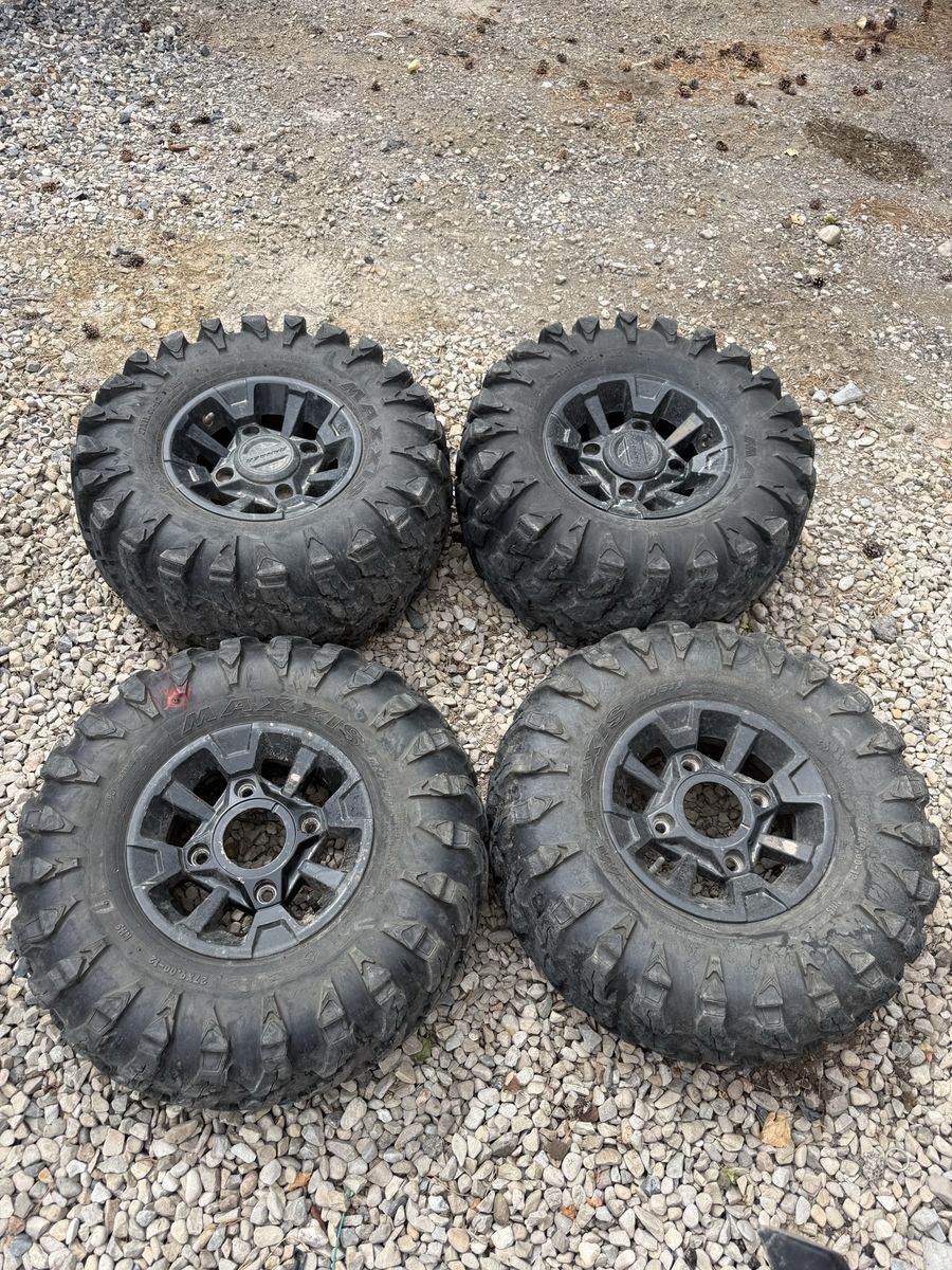 Polaris Ranger 1000 wheels with tires