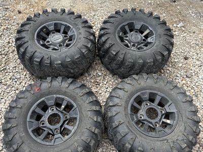 Polaris Ranger 1000 wheels with tires
