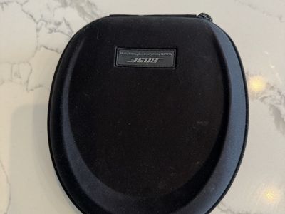 Boise Corded . Noise Counceling Headphones