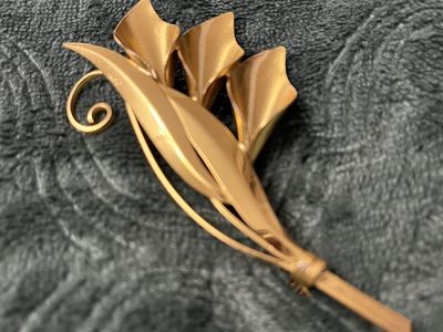 Gorgeous Large Gold Colored 'Truart Sterling' Pin / Brooch