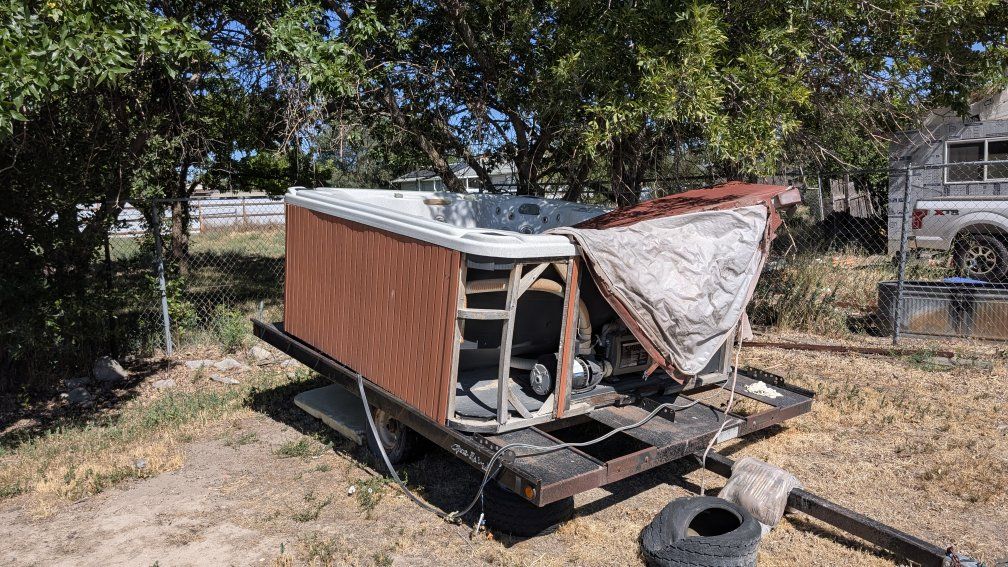 Used Hot Tub/Spa - Needs Repair, Great for Parts or Project