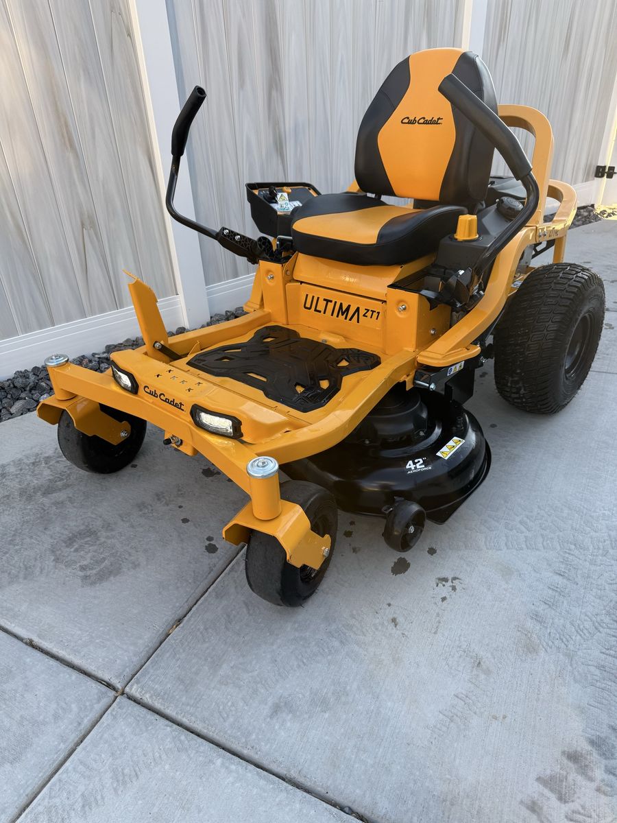 Cub cadet ultima ZT1 42in zero turn mower