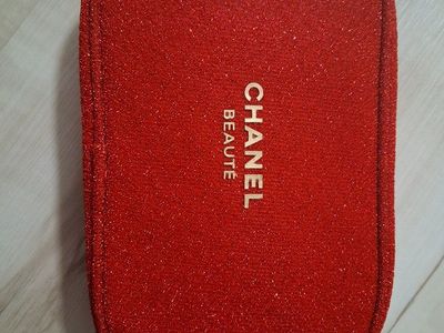 GWP- GIFT with purchased items bundle( make up pouch, vanity and jewelry organizer, totes.)
