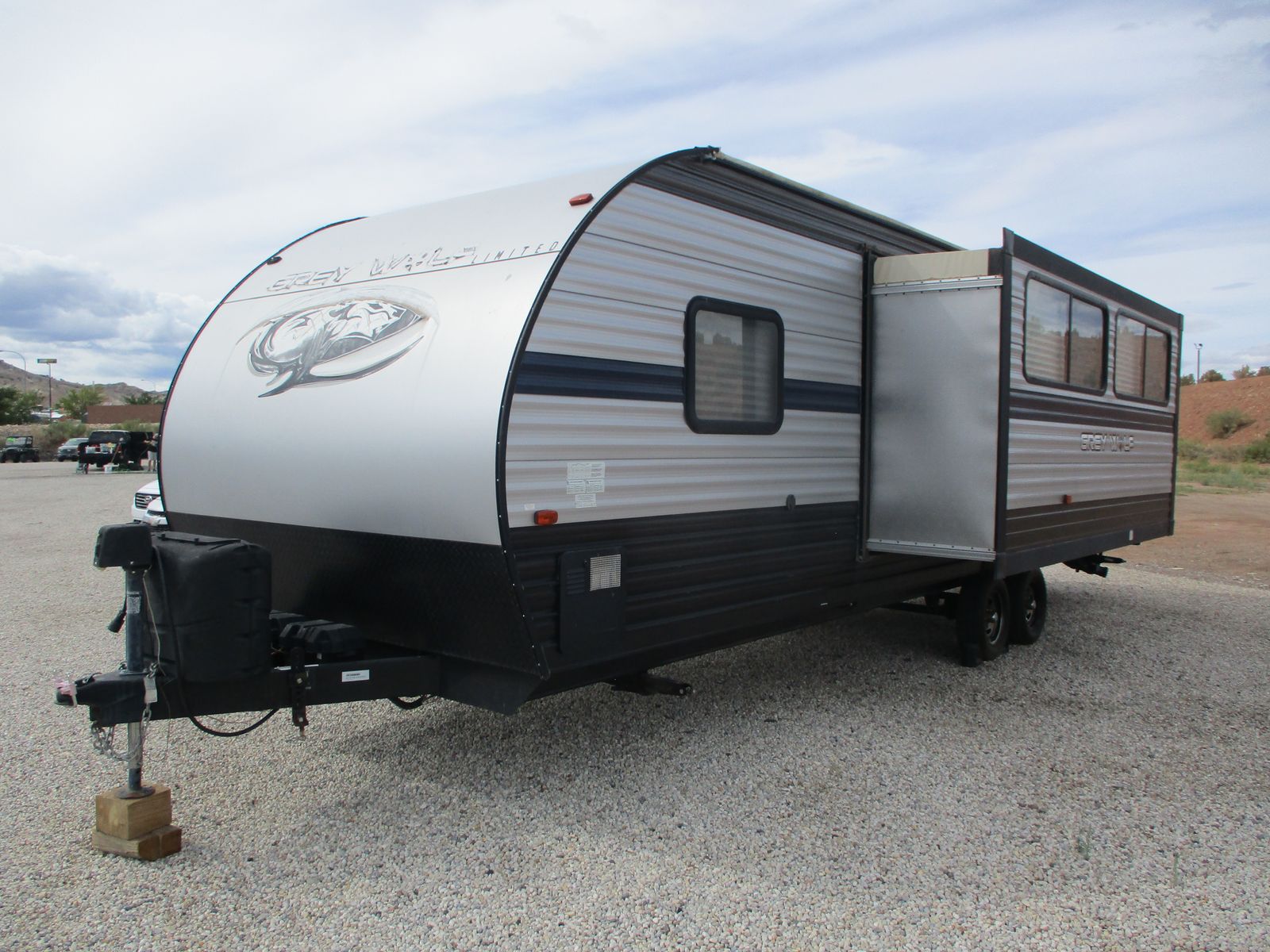 2019 Cherokee by Forest River Grey Wolf SE 26CKSE