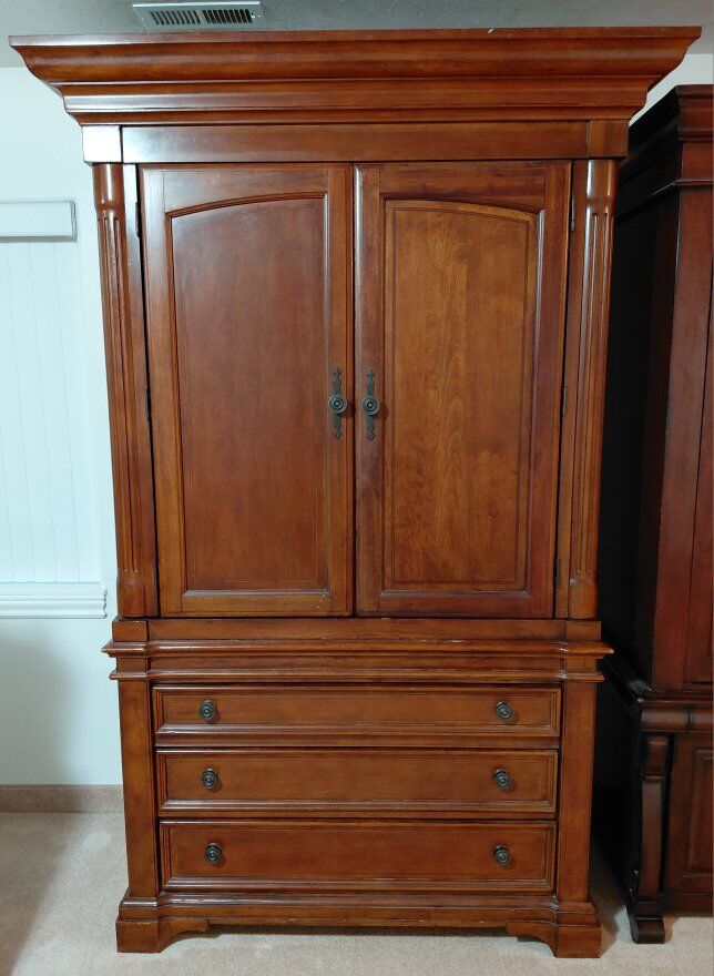 Highboy/Armoire Mahagony