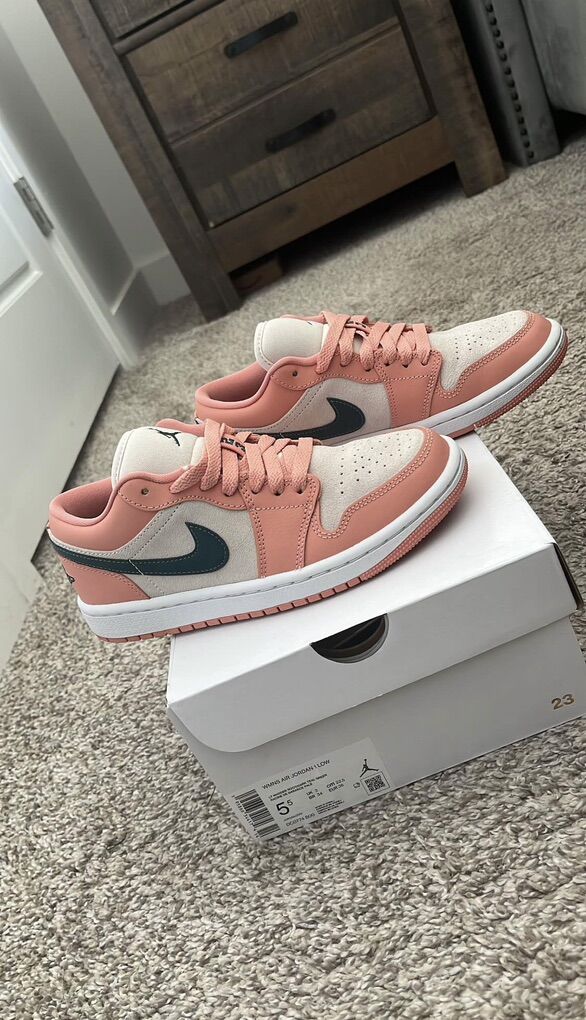 Wmns 5.5 Air Jordan 1 Low Light Madder Root