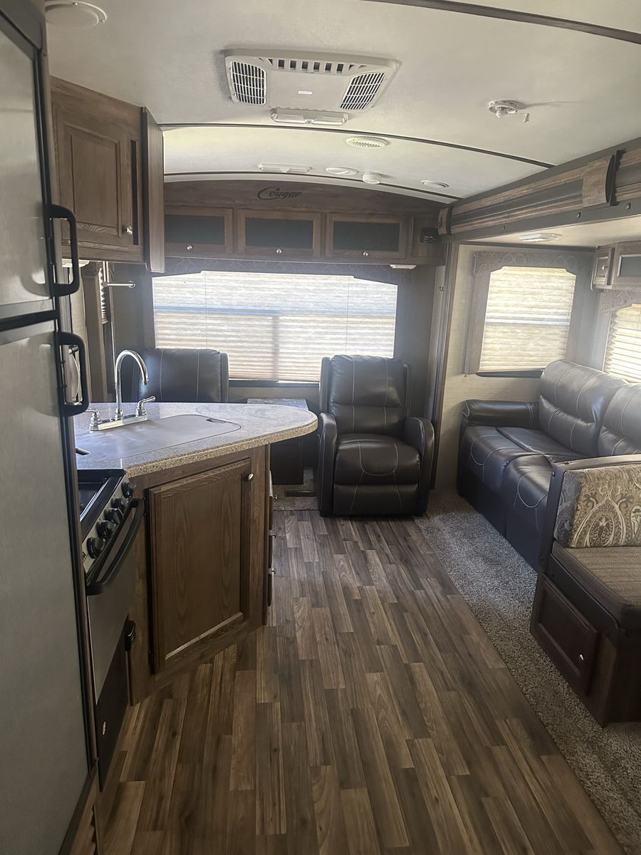 2017 Keystone Cougar X-Lite 28RLS 28ft Travel Trailer