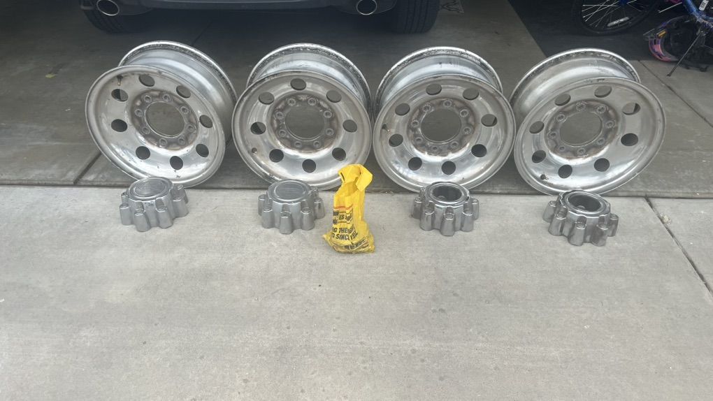 Stock 2001 F350 17 Inch Wheels