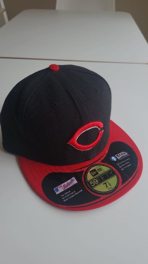 New Era 59FIFTY Cincinnati Reds Fitted Hat Size 7 1/2 Cool Base