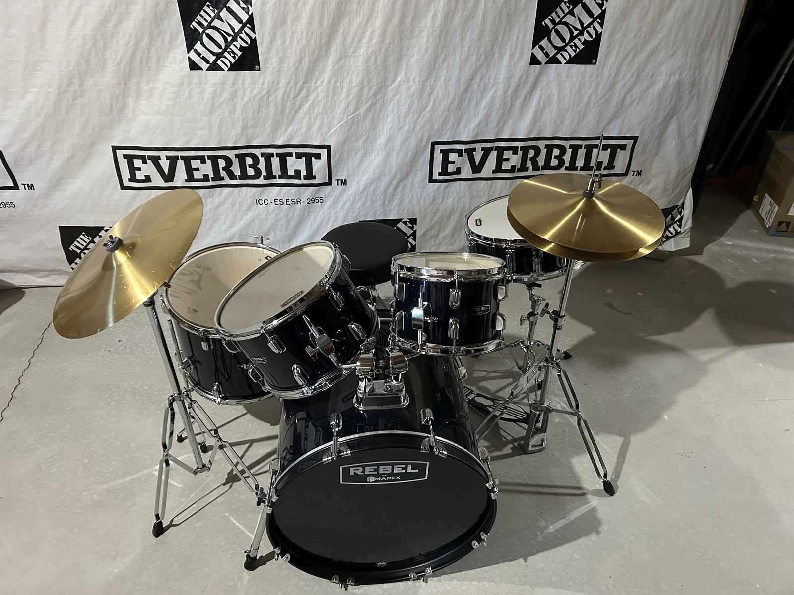 Mapex Rebel drum set