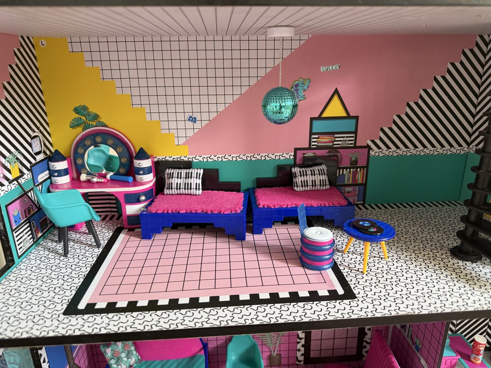 Main image 2